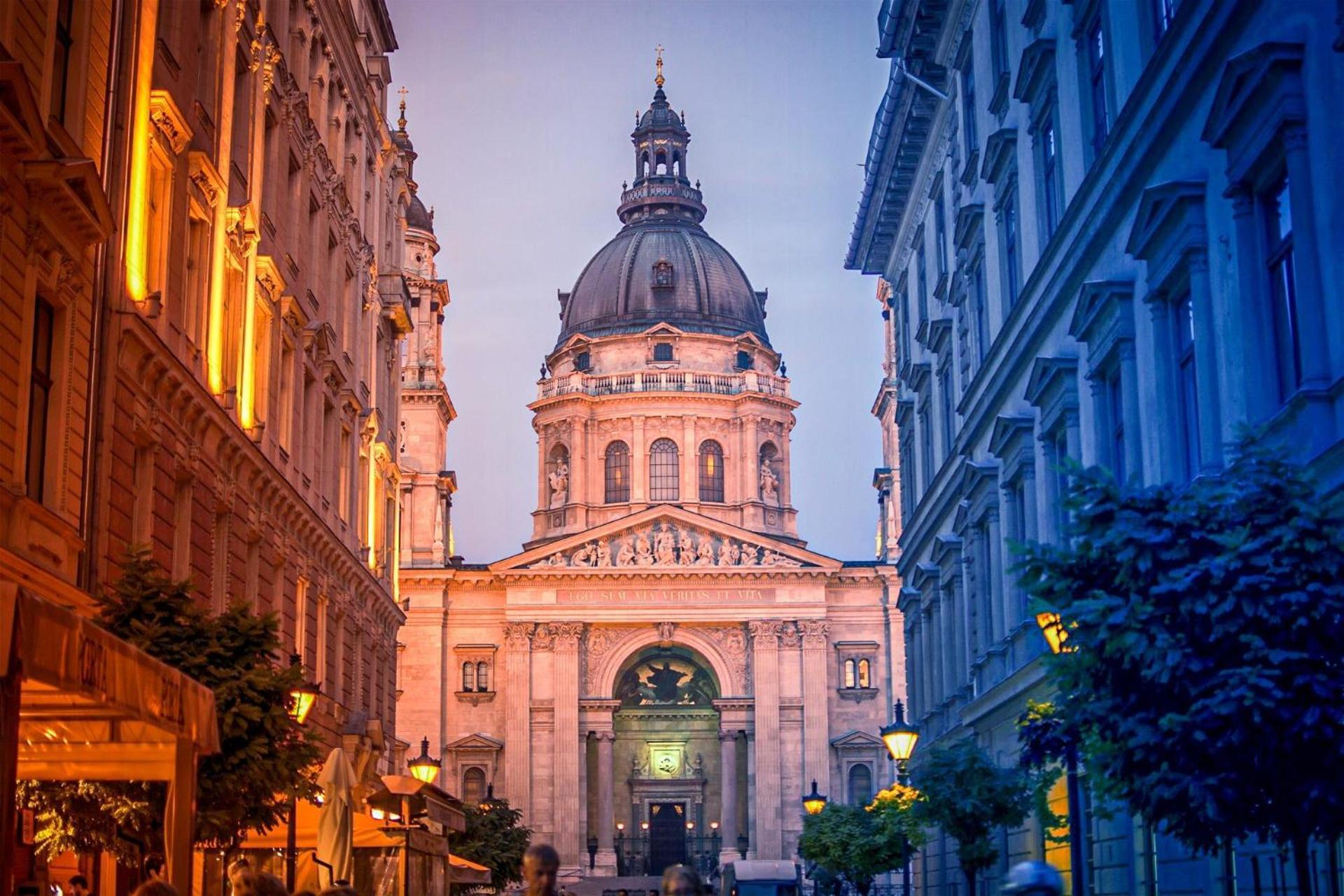 Hercegprimas At Basilica By Corall Boedapest Buitenkant foto